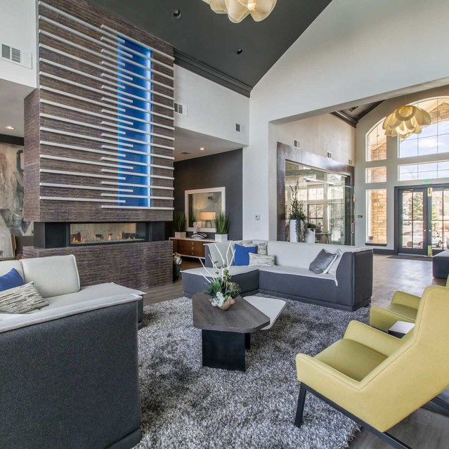 Retreat at Park Meadows - Lounge Area